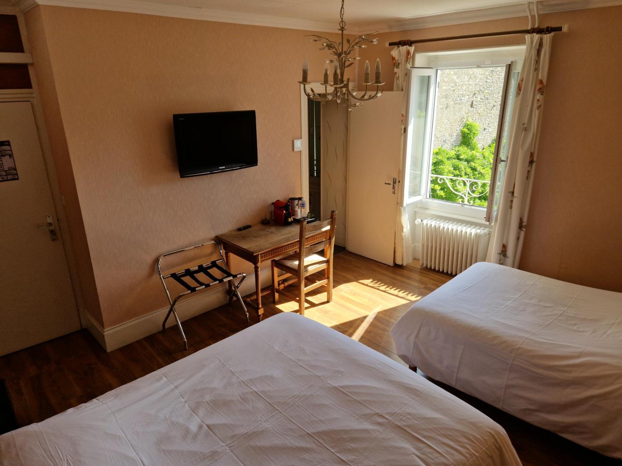Hotel De La Ferte Chagny  Bagian luar foto