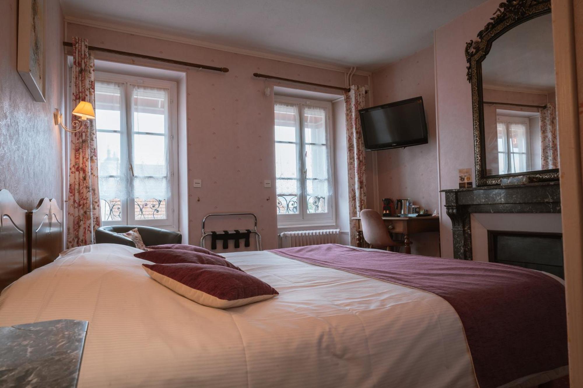 Hotel De La Ferte Chagny  Bagian luar foto